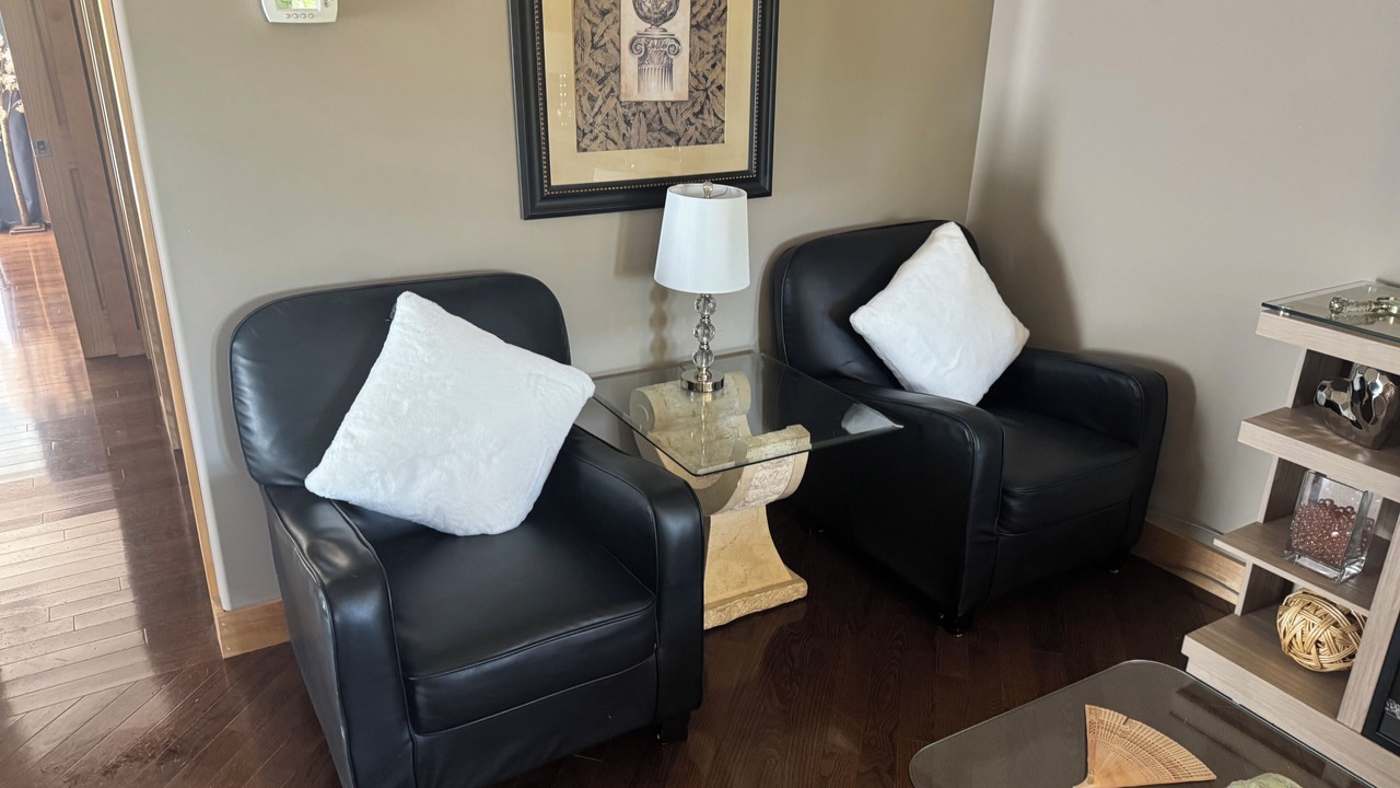 Photo of Livingroom in Scugog