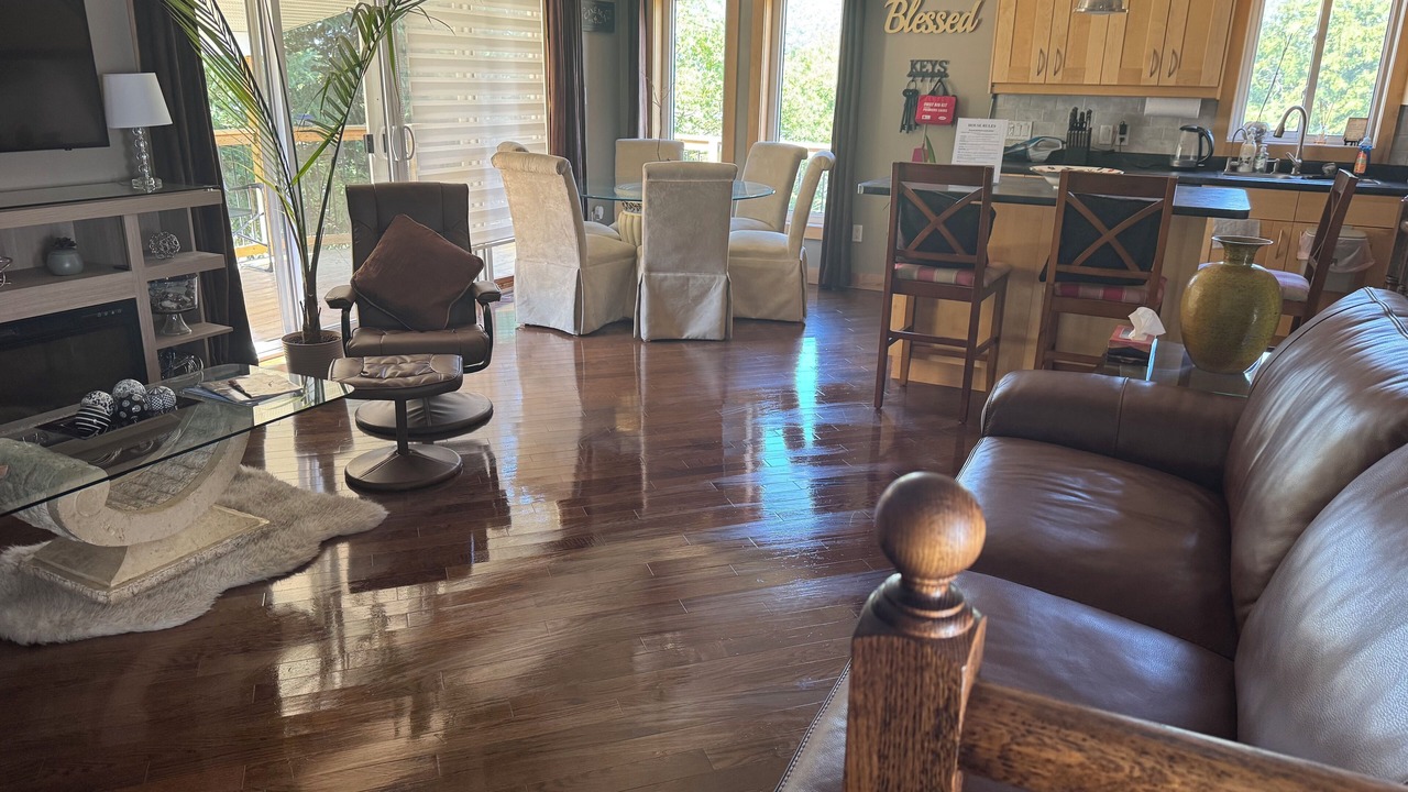 Photo of Livingroom in Scugog