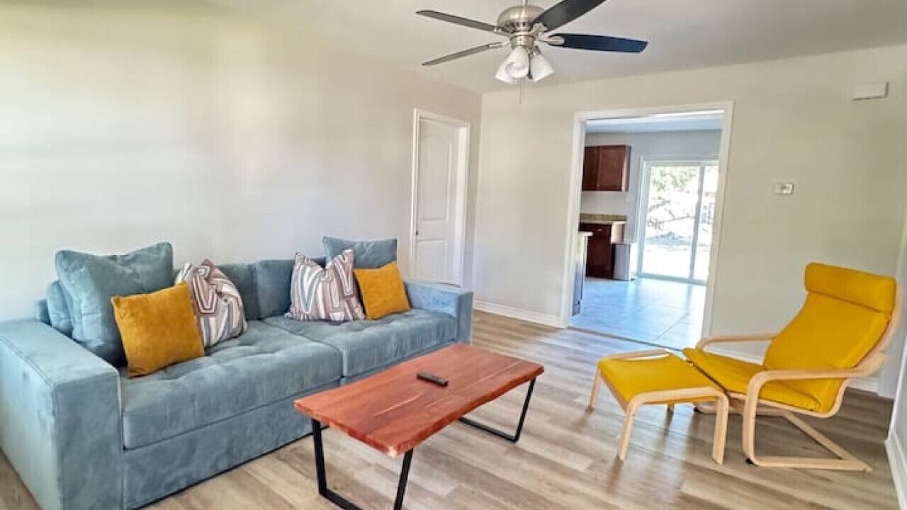 Photo of Livingroom in Farmers Branch