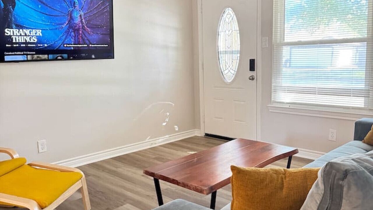 Photo of Livingroom in Farmers Branch