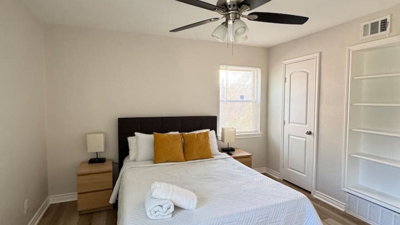 Photo of Bedroom in Farmers Branch