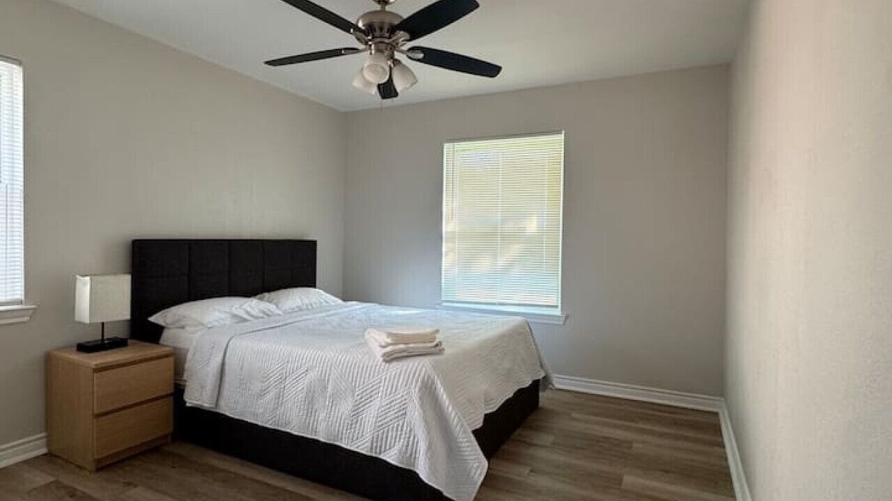 Photo of Bedroom in Farmers Branch