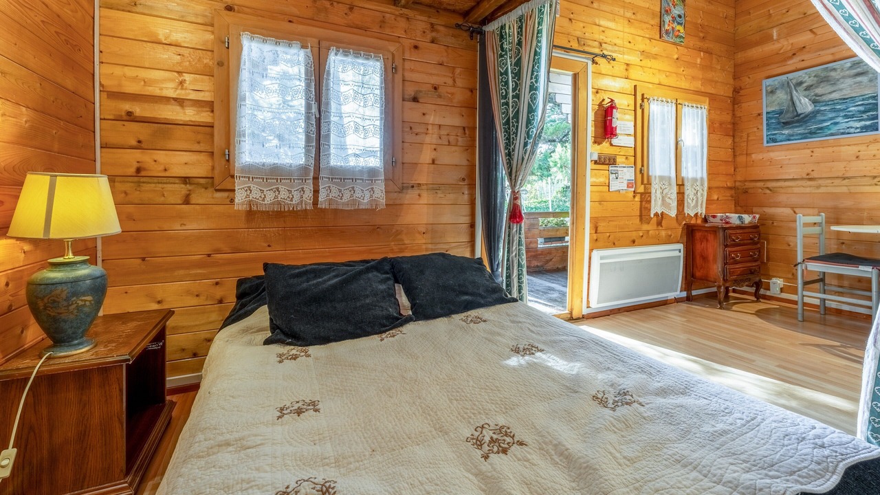 Photo of Bedroom in Saint-Paulet-de-Caisson