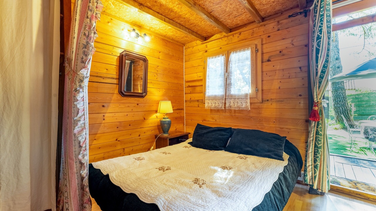 Photo of Bedroom in Saint-Paulet-de-Caisson