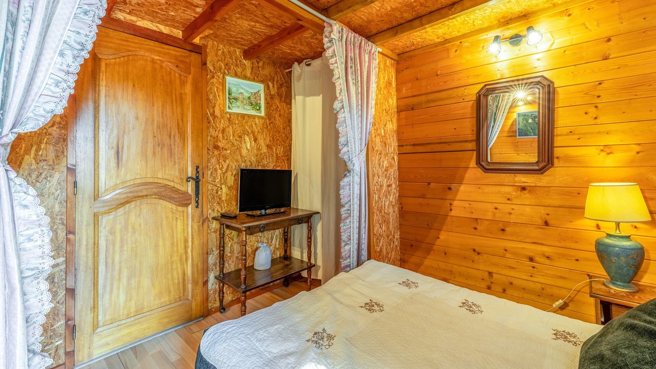Photo of Bedroom in Saint-Paulet-de-Caisson