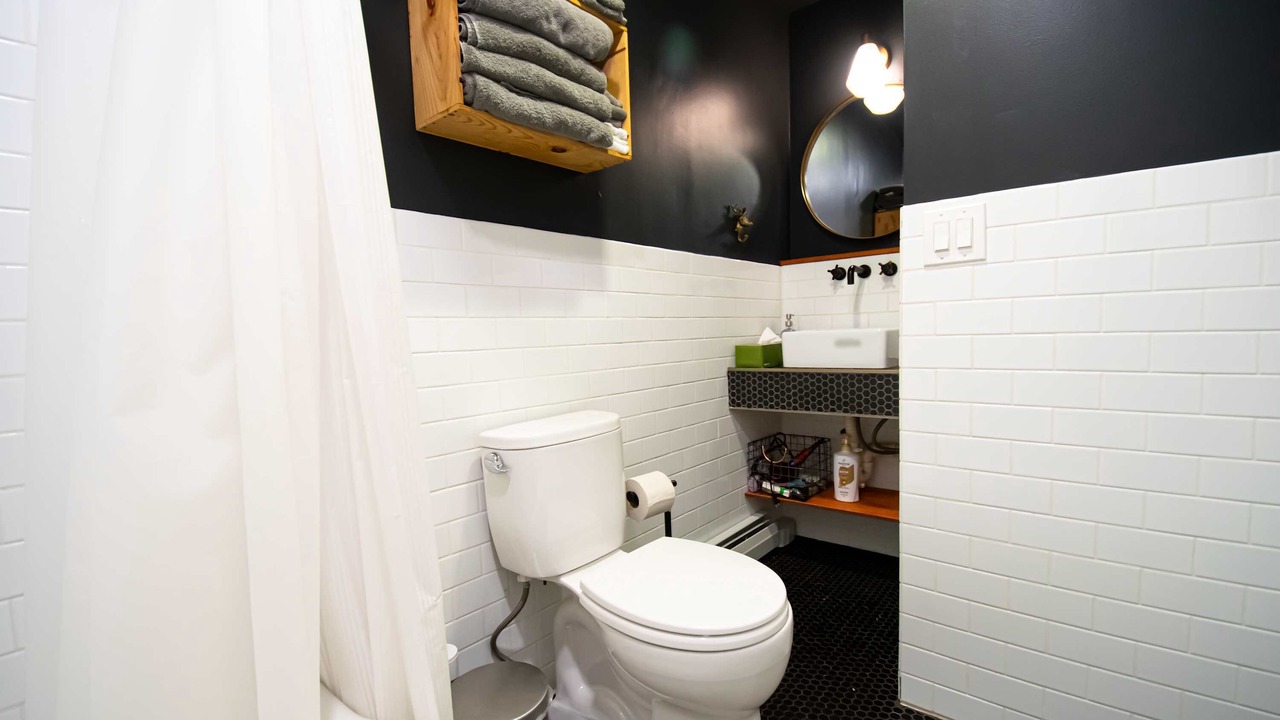 Photo of Bathroom in Neighborhood Nine