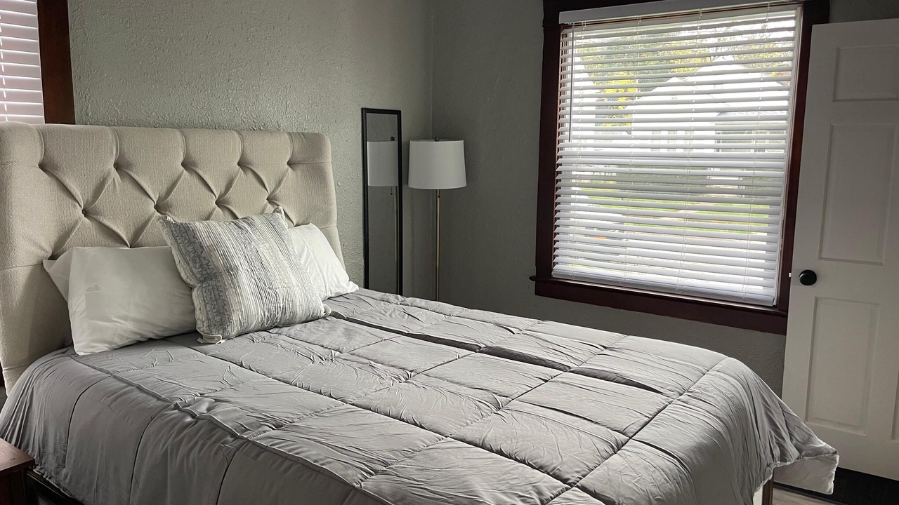 Photo of Bedroom in Lansing