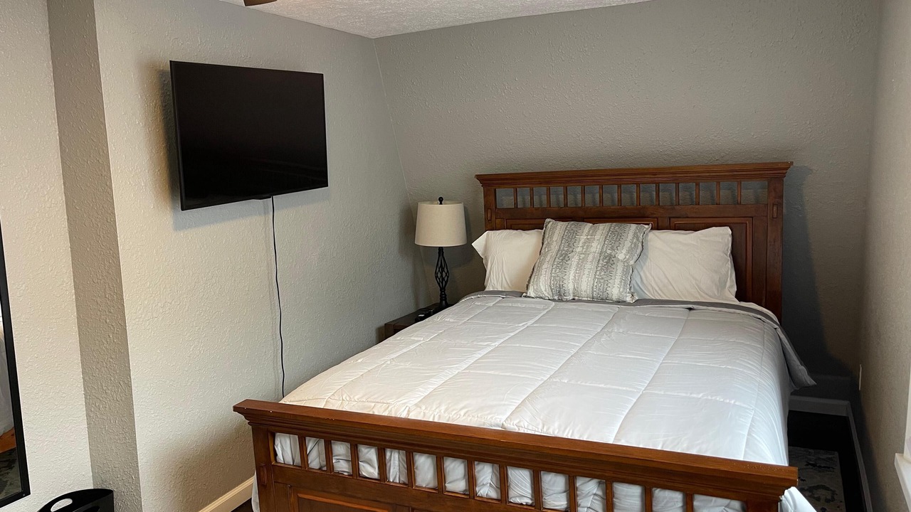 Photo of Bedroom in Lansing