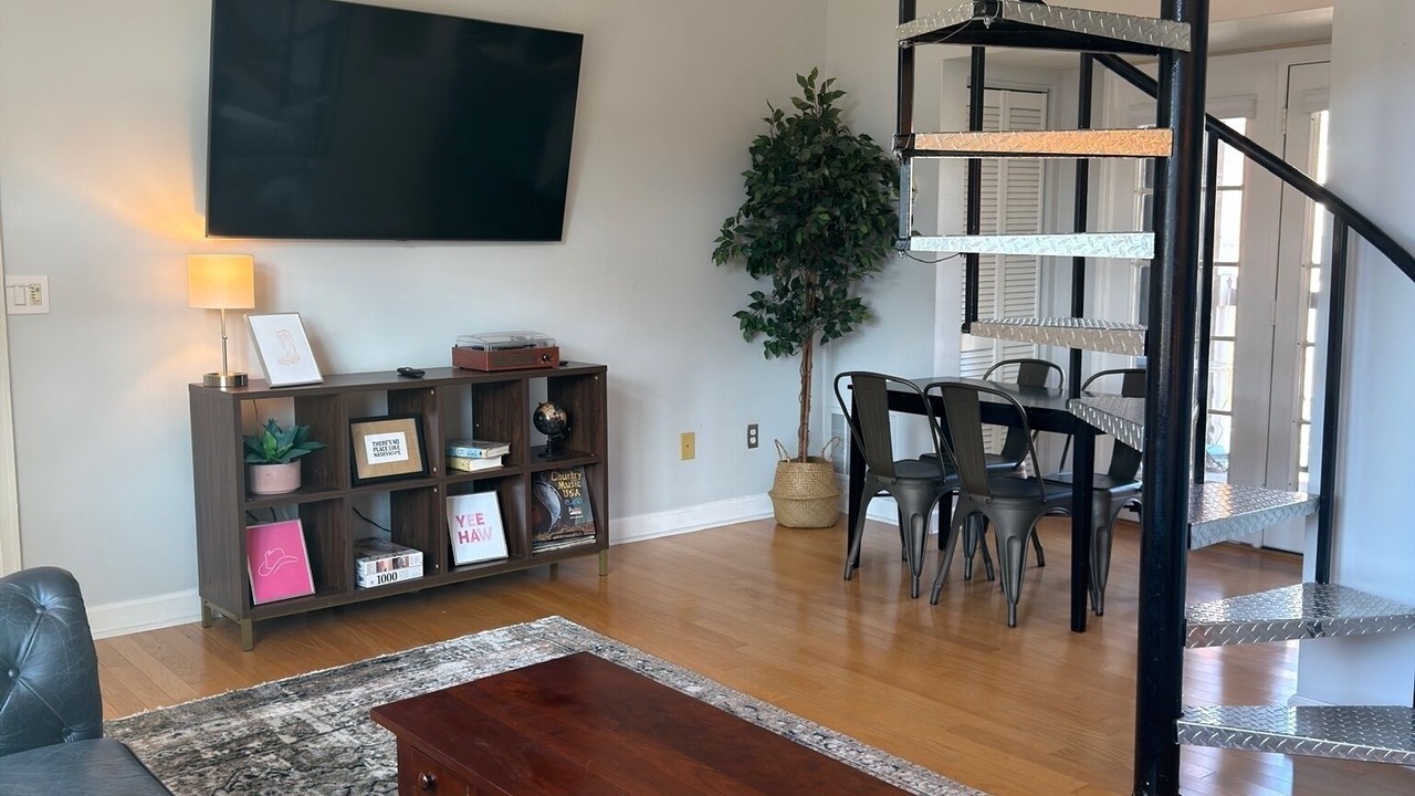 Photo of Livingroom in Rutledge Hill