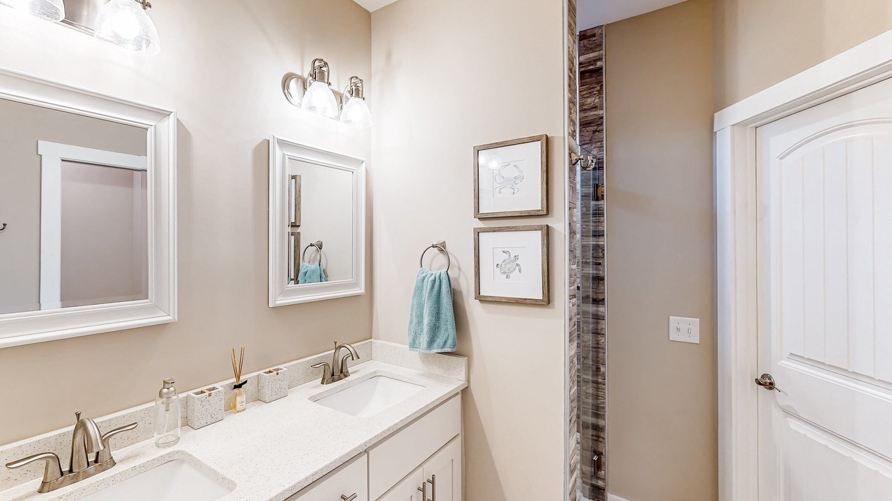Photo of Bathroom in Tranquil Harbour