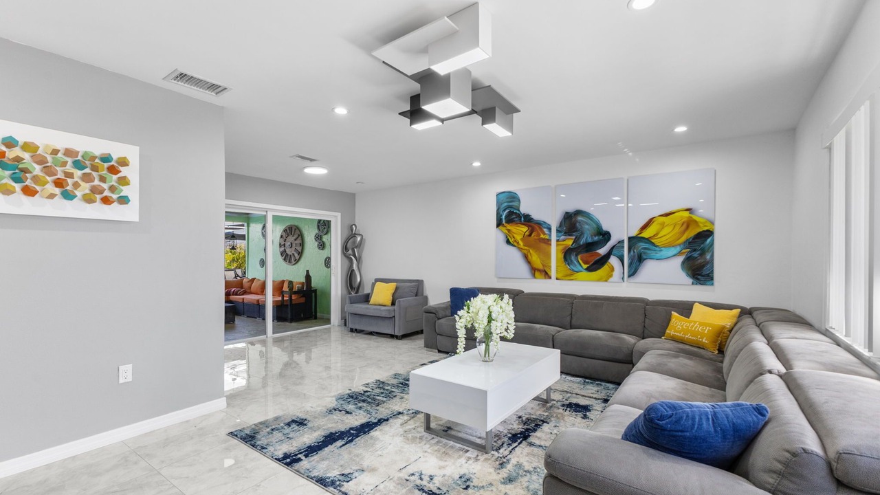 Photo of Livingroom in Lake Sarasota