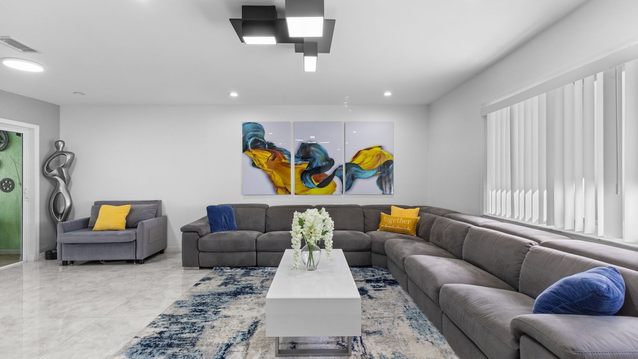 Photo of Livingroom in Lake Sarasota
