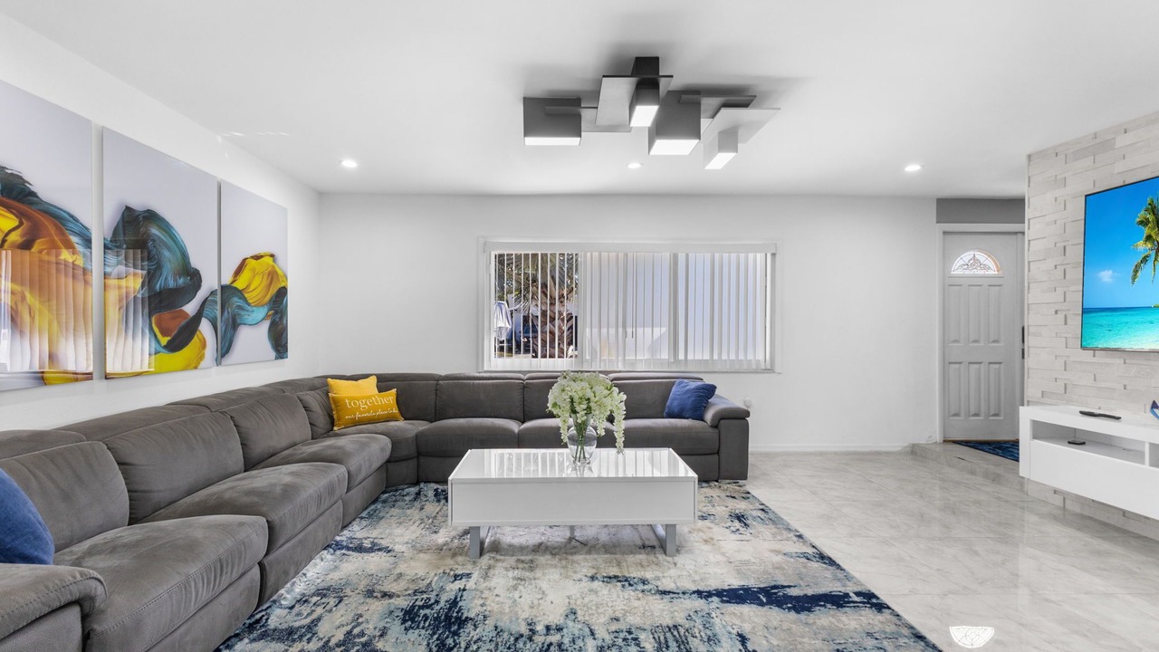 Photo of Livingroom in Lake Sarasota
