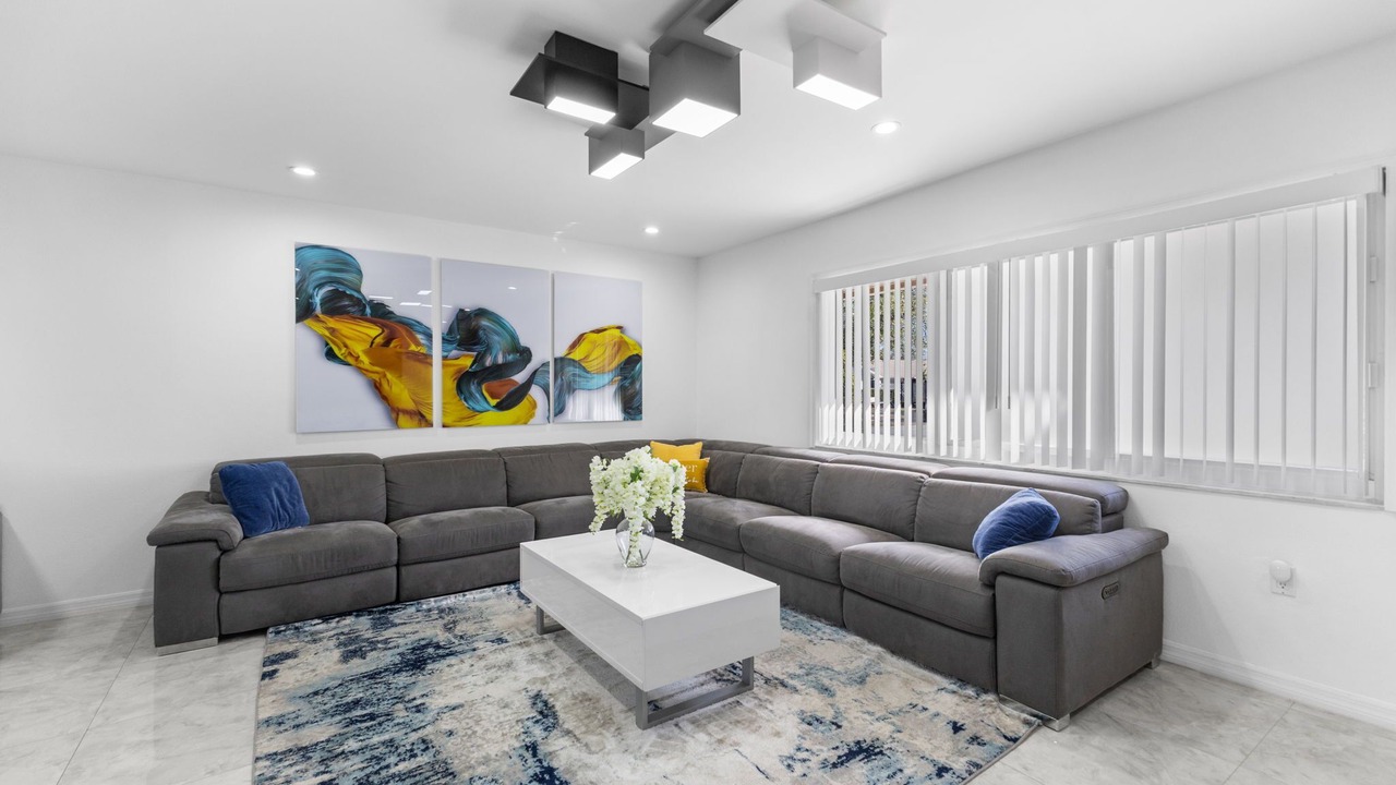 Photo of Livingroom in Lake Sarasota