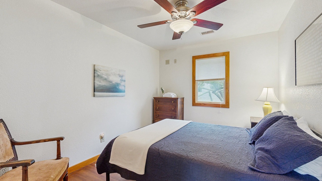 Photo of Bedroom in Brigands' Bay