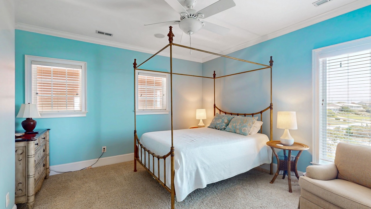 Photo of Bedroom in Pine Knoll Shores