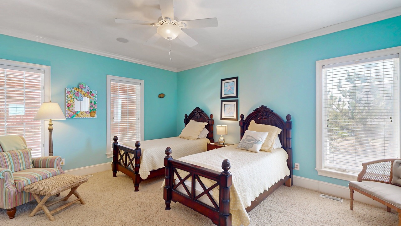 Photo of Bedroom in Pine Knoll Shores
