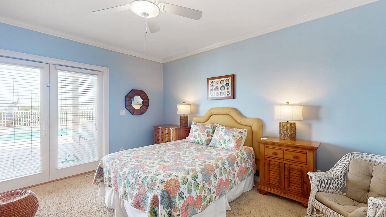 Photo of Bedroom in Pine Knoll Shores