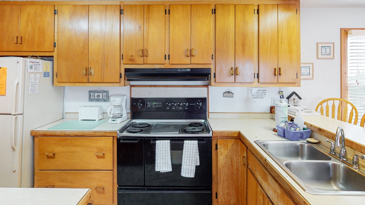 Photo of Kitchen in Brigands' Bay
