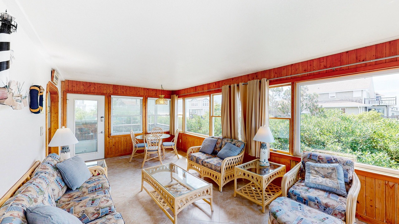 Photo of Livingroom in Brigands' Bay
