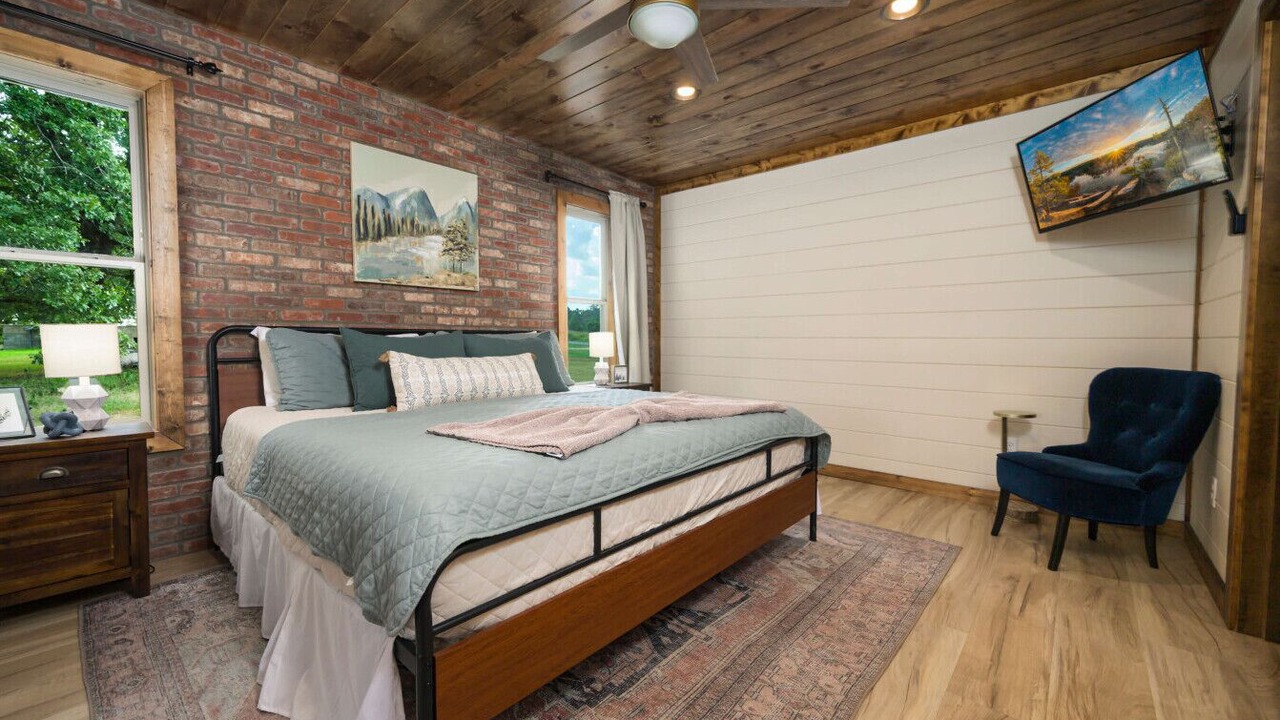 Photo of Bedroom in Broken Bow