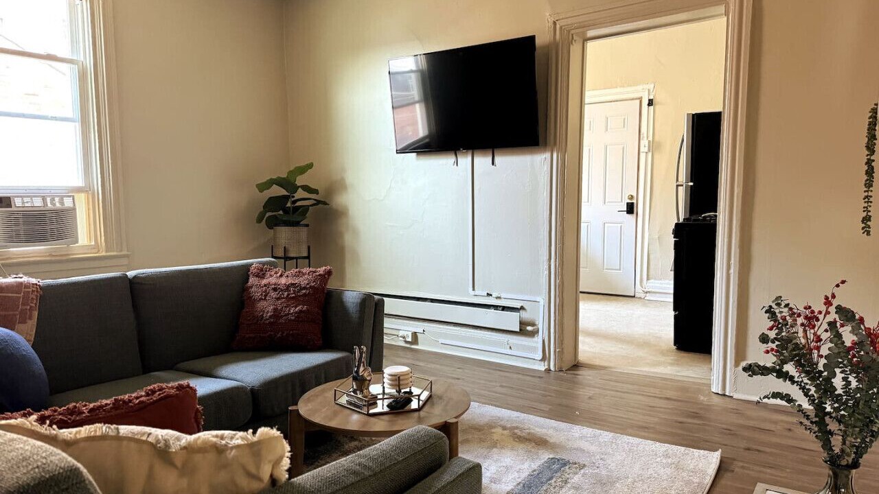 Photo of Livingroom in Lower Lawrenceville