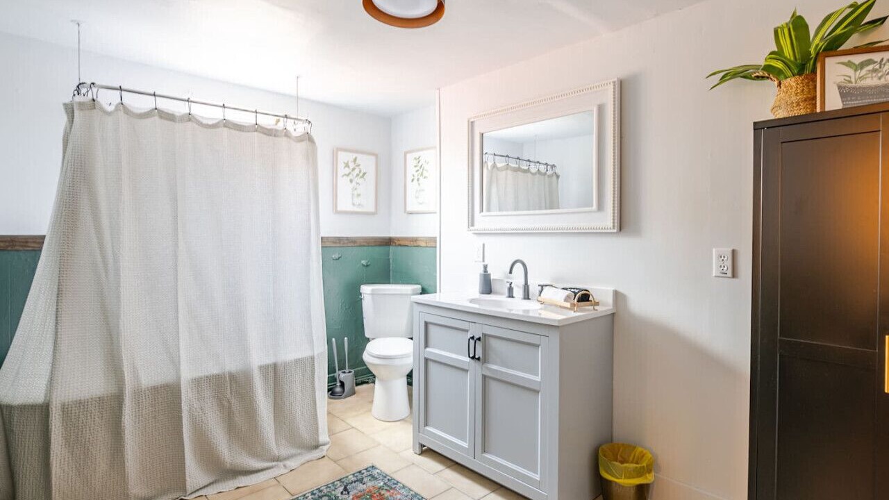 Photo of Bathroom in Lower Lawrenceville