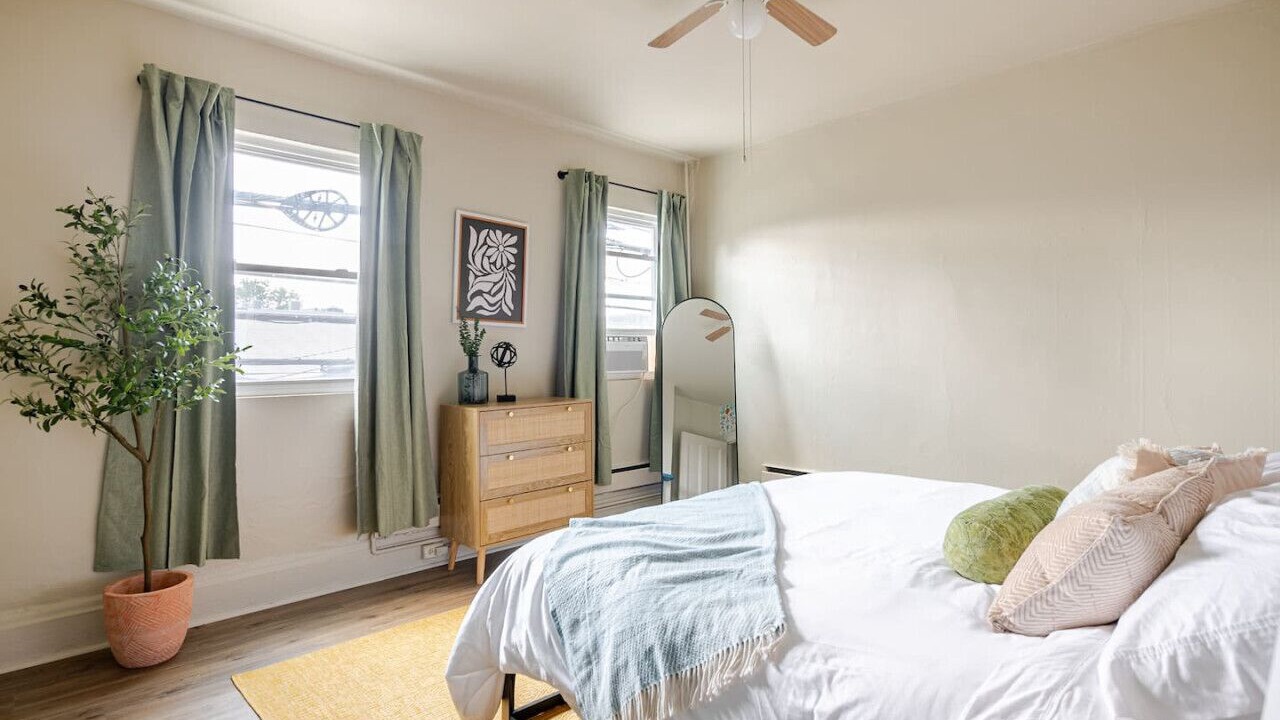 Photo of Bedroom in Lower Lawrenceville