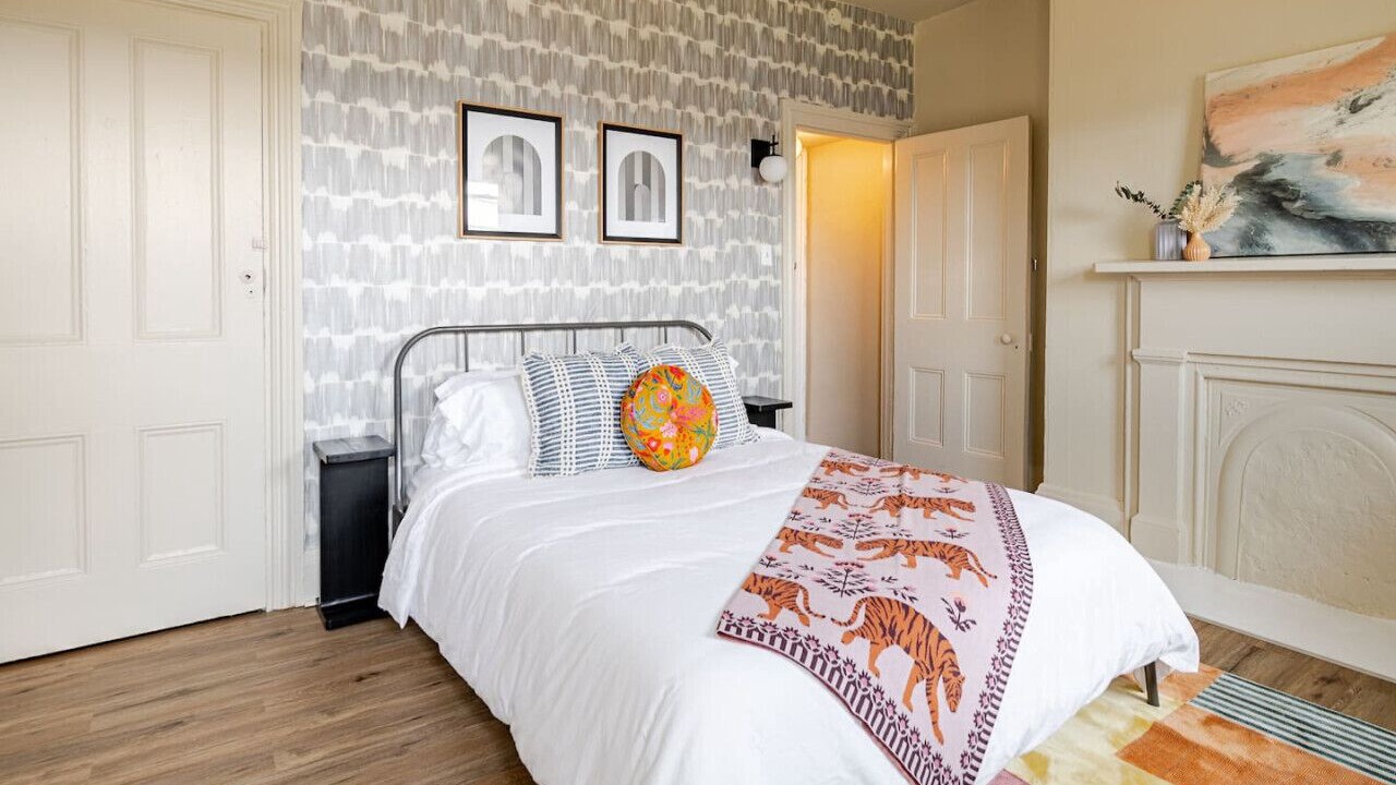 Photo of Bedroom in Lower Lawrenceville