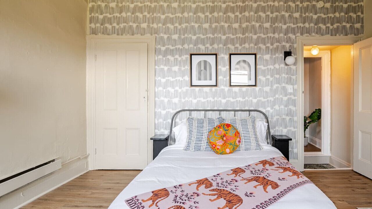 Photo of Bedroom in Lower Lawrenceville