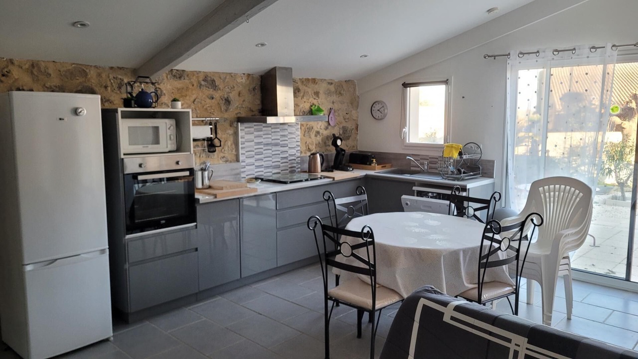 Photo of Kitchen in Roujan