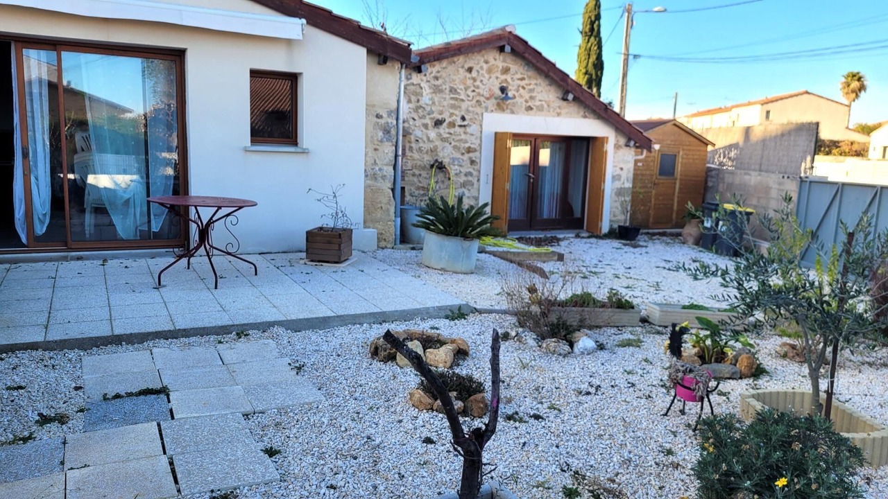 Photo of Patio Balcony in Roujan
