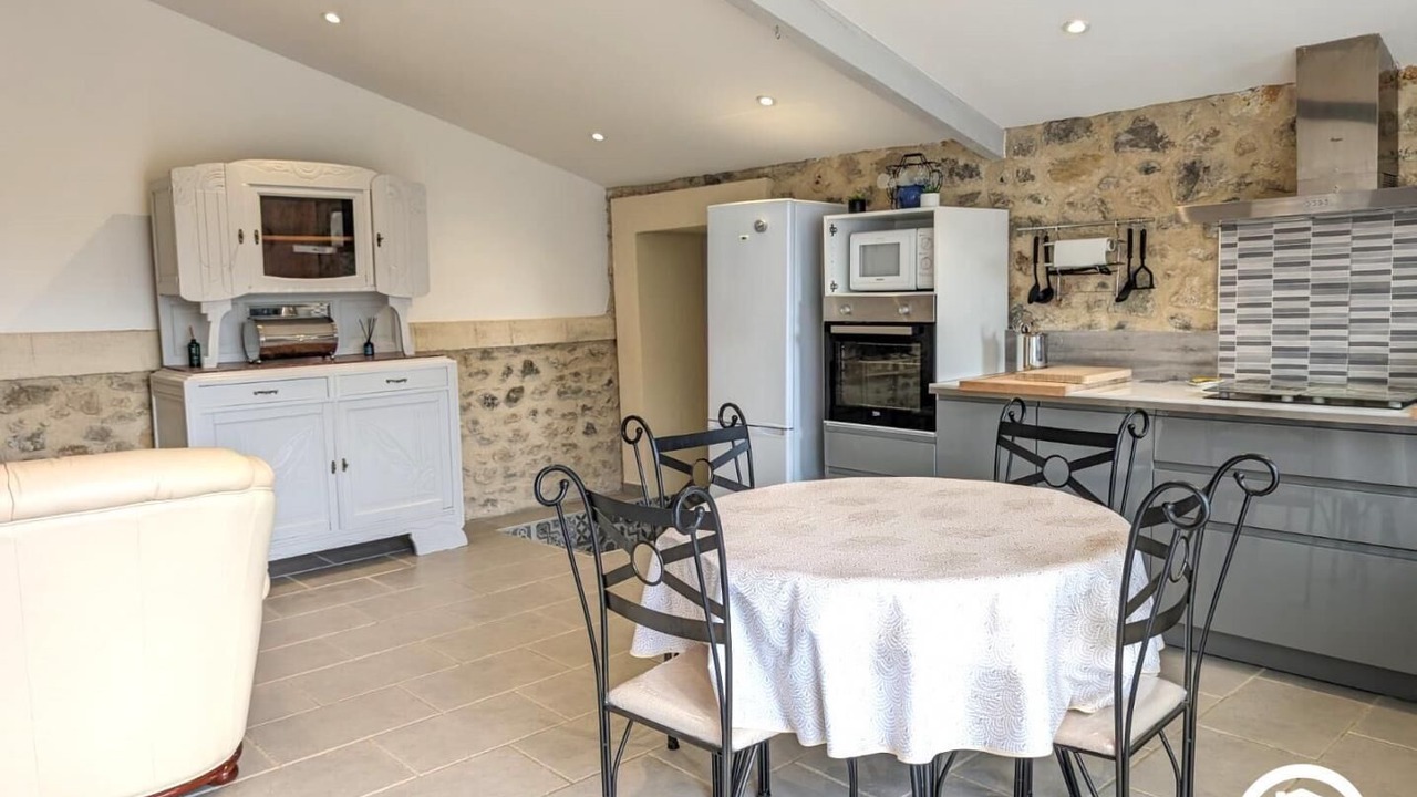 Photo of Kitchen in Roujan