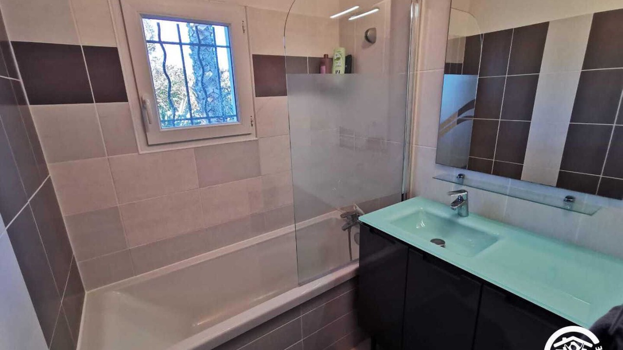 Photo of Bathroom in Mireval