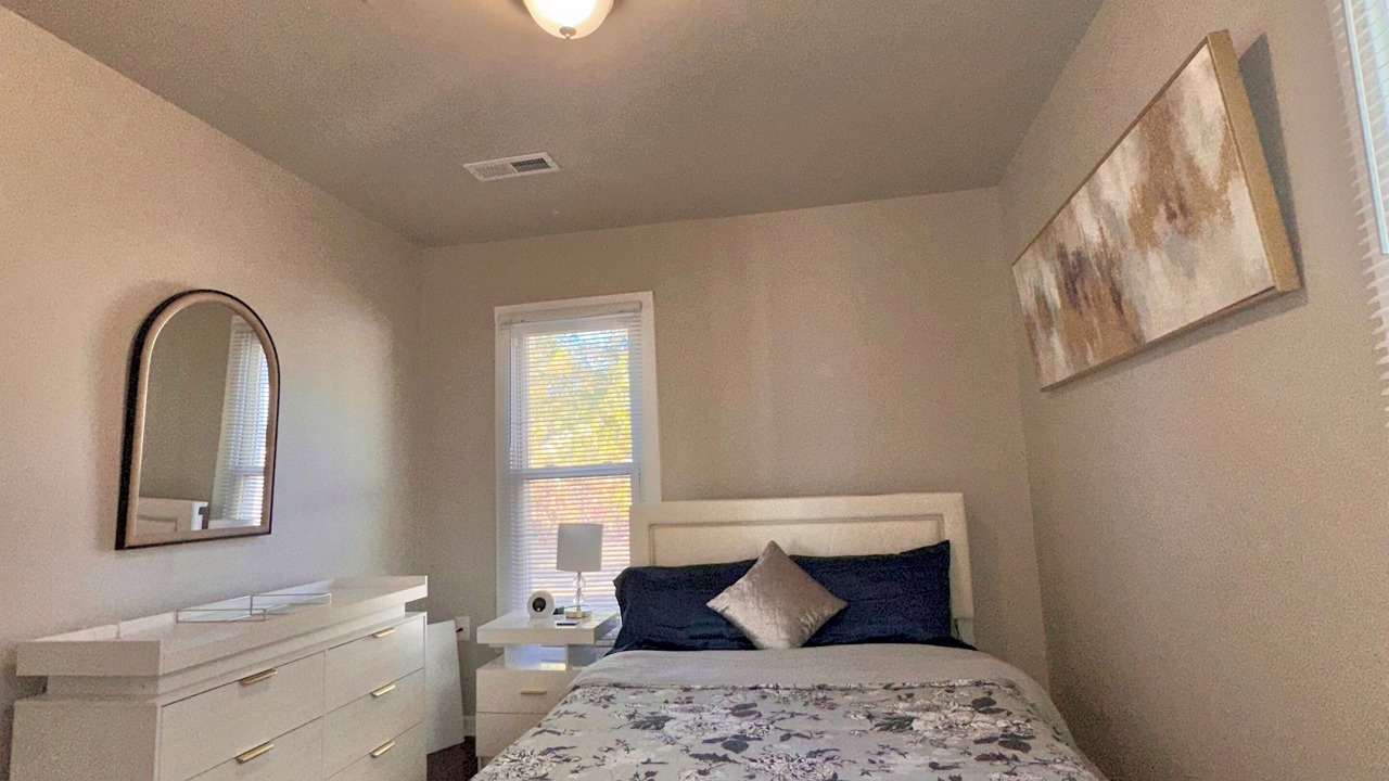 Photo of Bedroom in Madison Heights