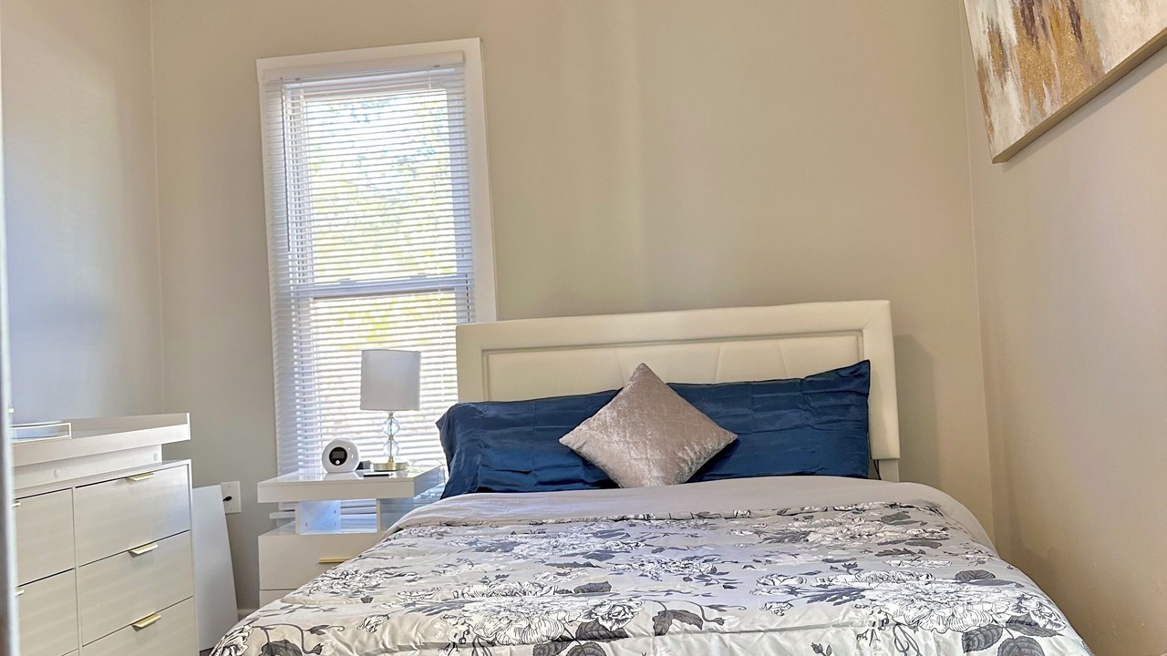 Photo of Bedroom in Madison Heights