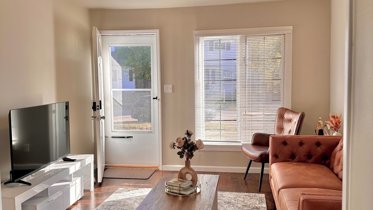 Photo of Livingroom in Madison Heights