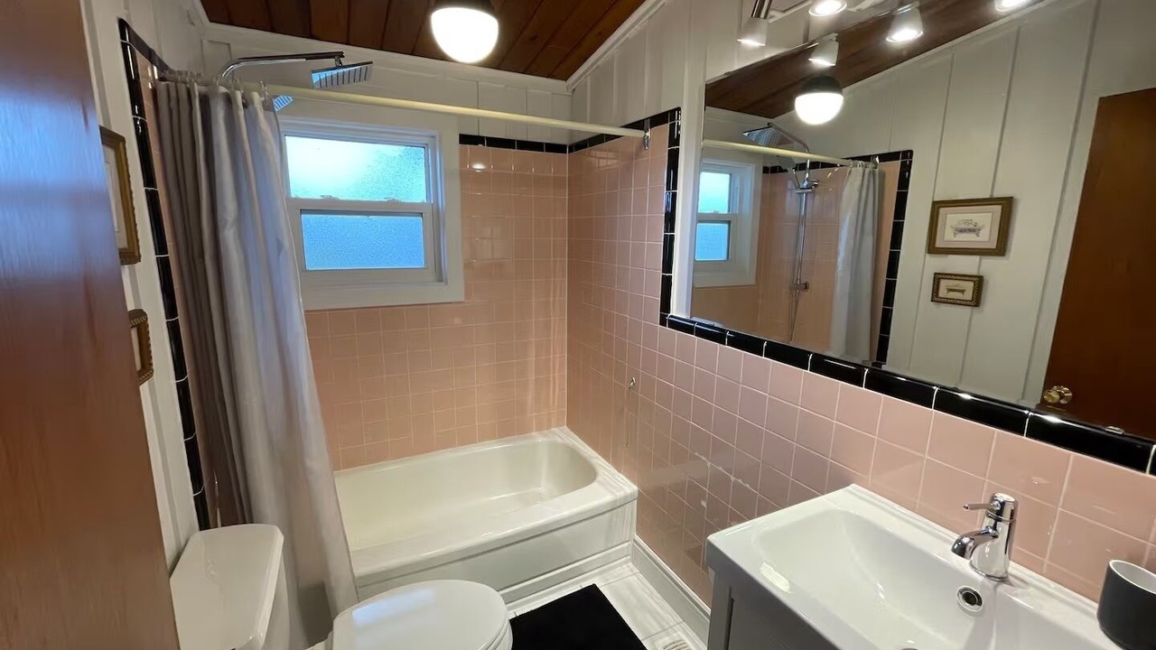 Photo of Bathroom in Leamington