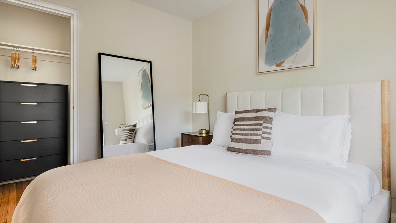 Photo of Bedroom in Central Square