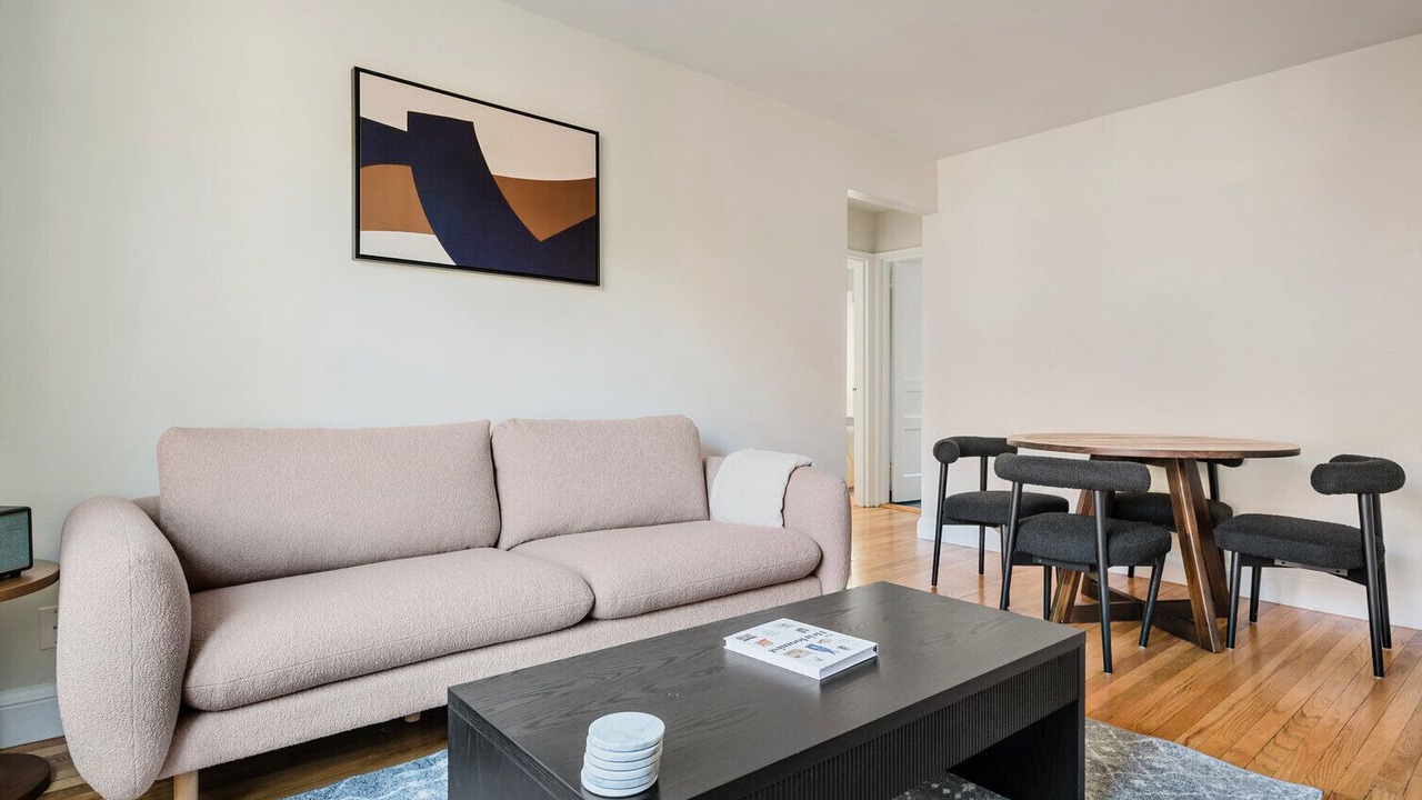 Photo of Livingroom in Central Square