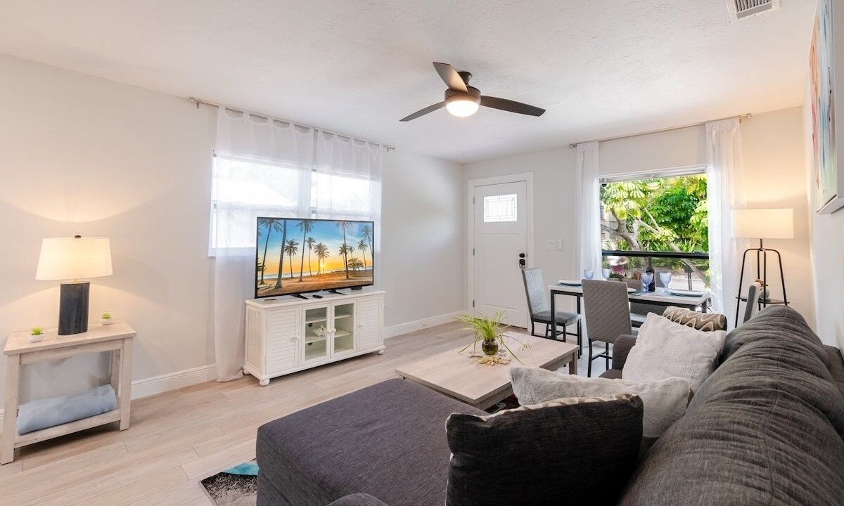Photo of Livingroom in Gillespie Park
