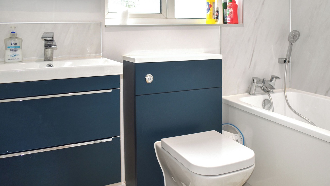 Photo of Bathroom in Yarcombe