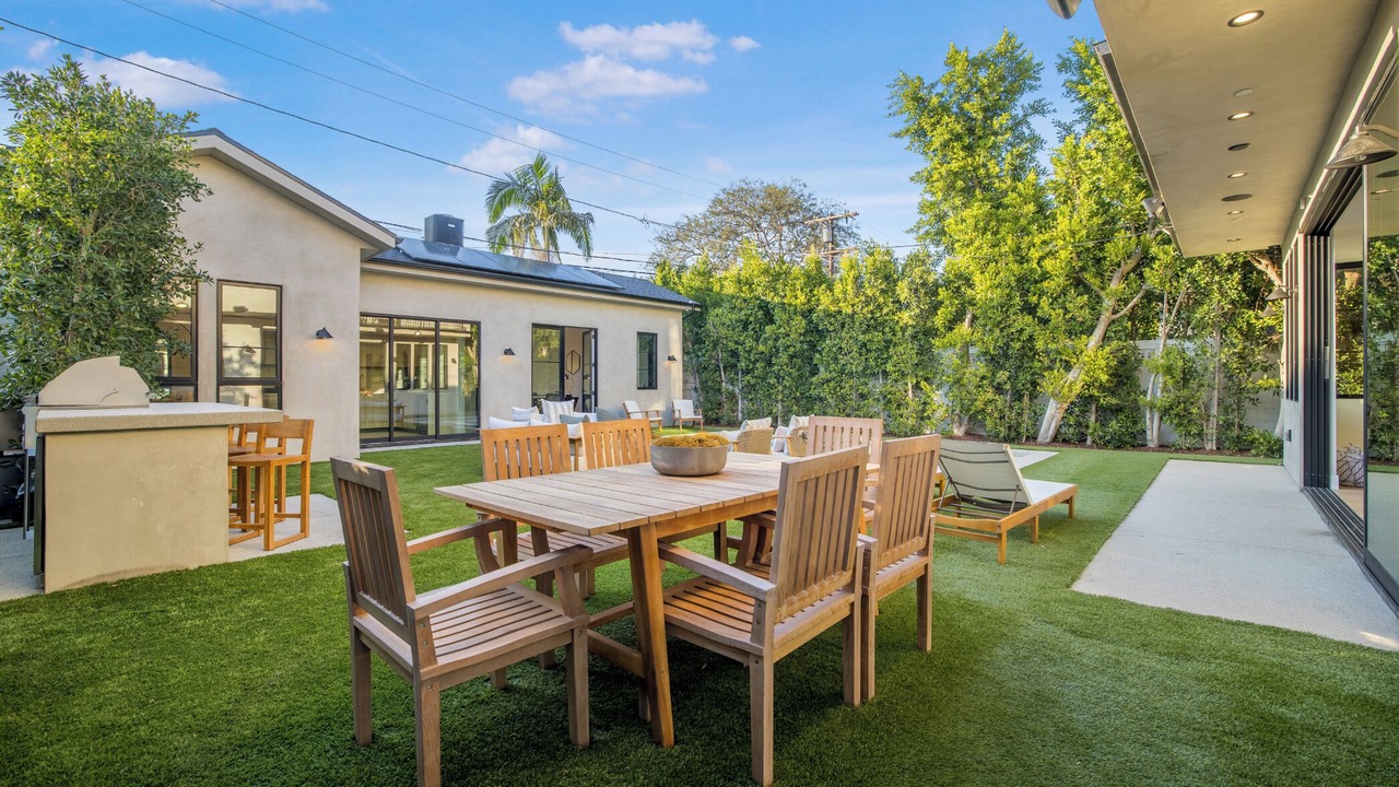 Photo of Outdoor in North Hollywood