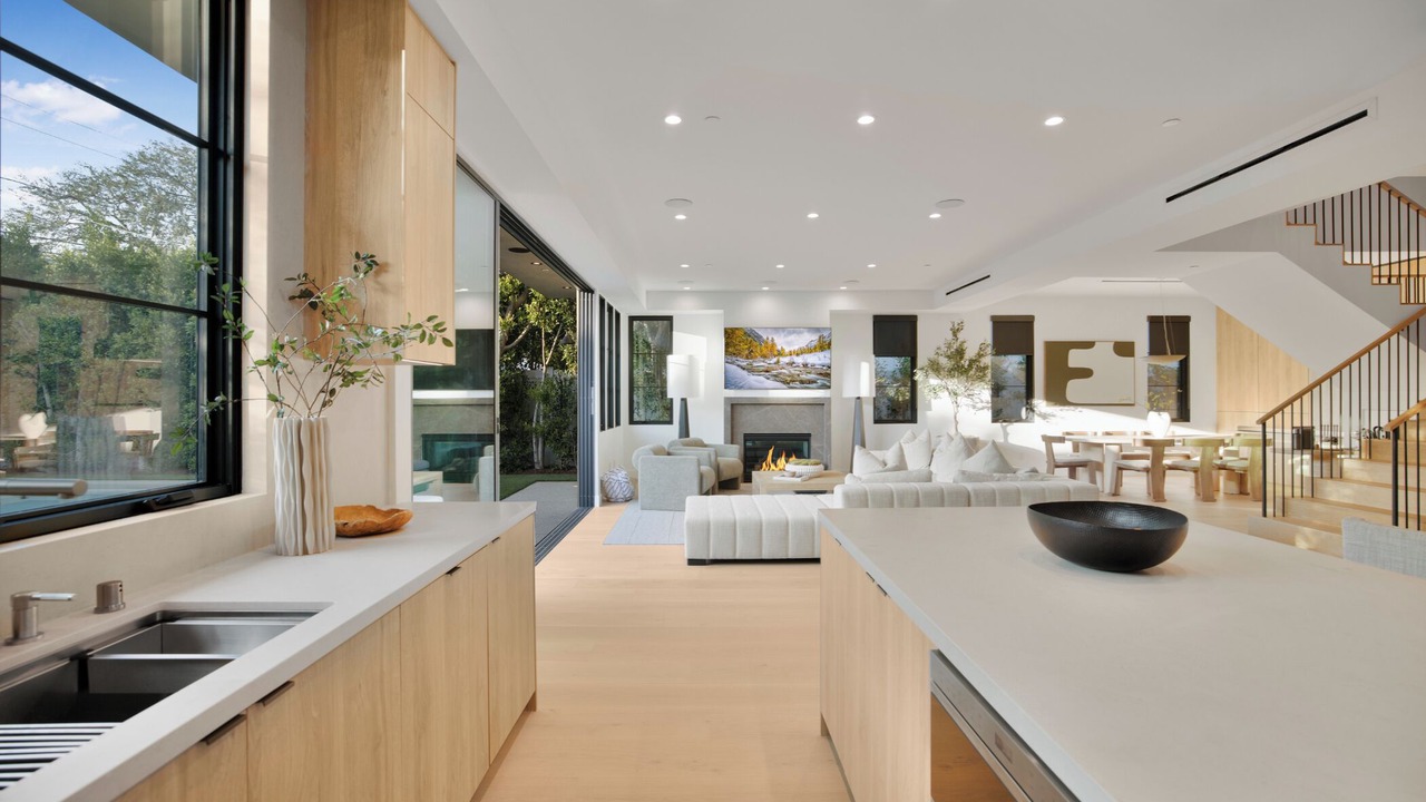 Photo of Livingroom in North Hollywood