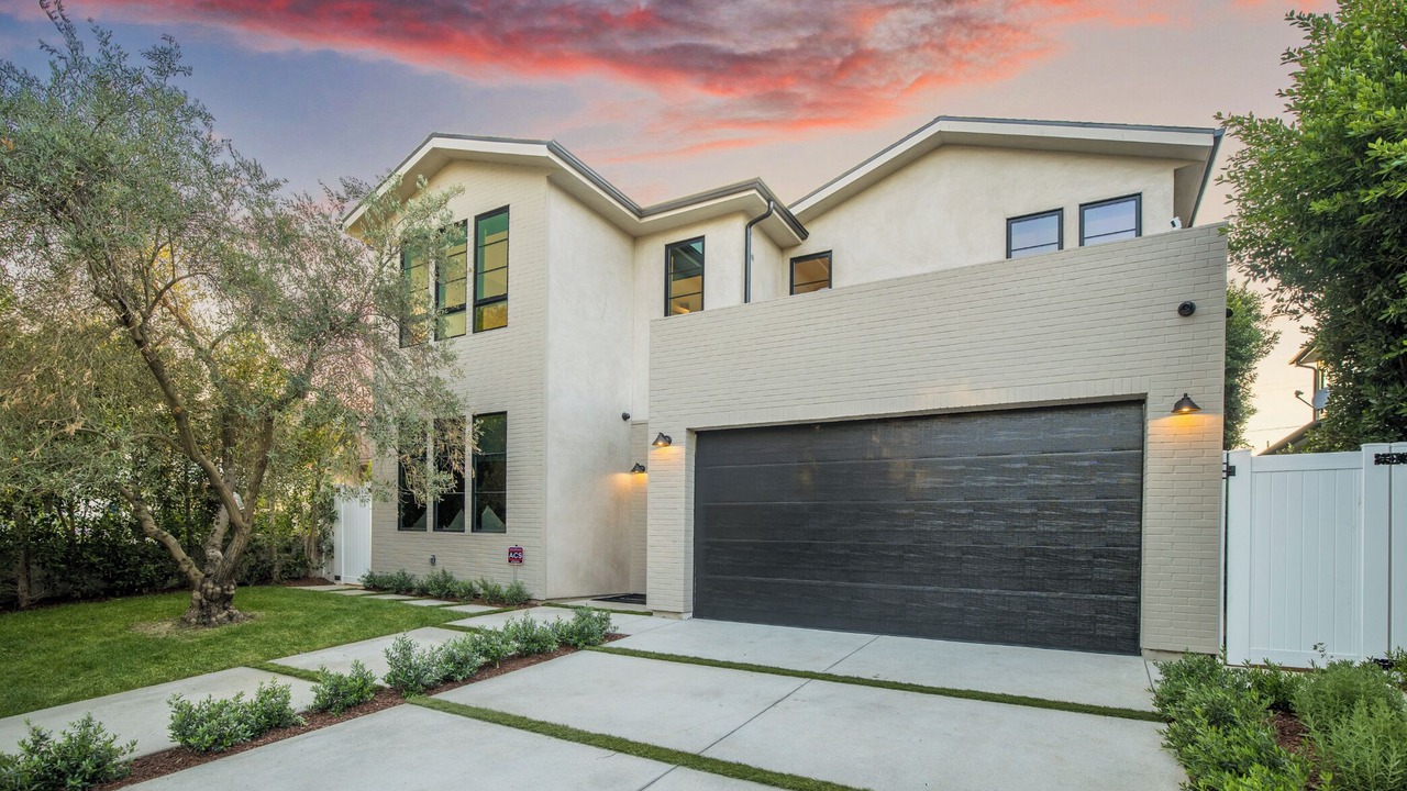 Photo of Outdoor in North Hollywood