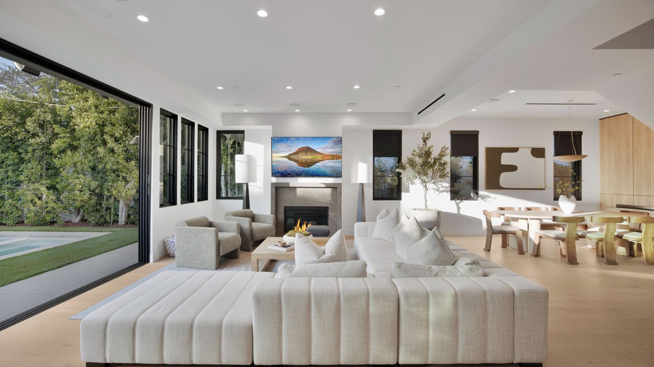 Photo of Livingroom in North Hollywood
