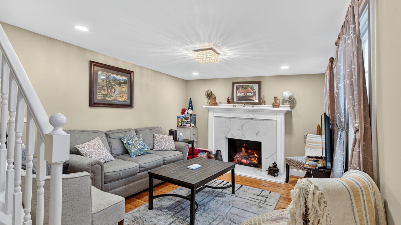 Photo of Livingroom in Oak Hill