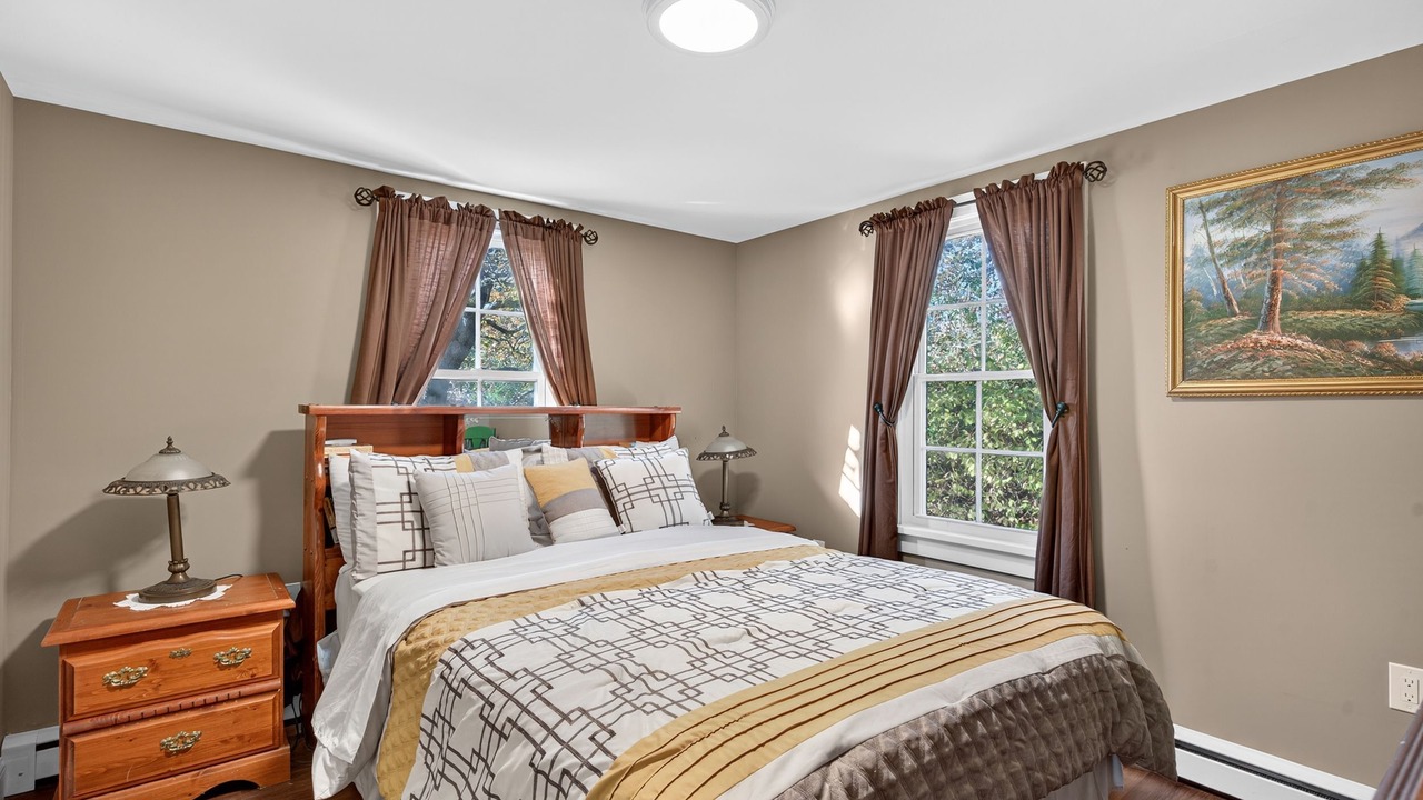 Photo of Bedroom in Oak Hill