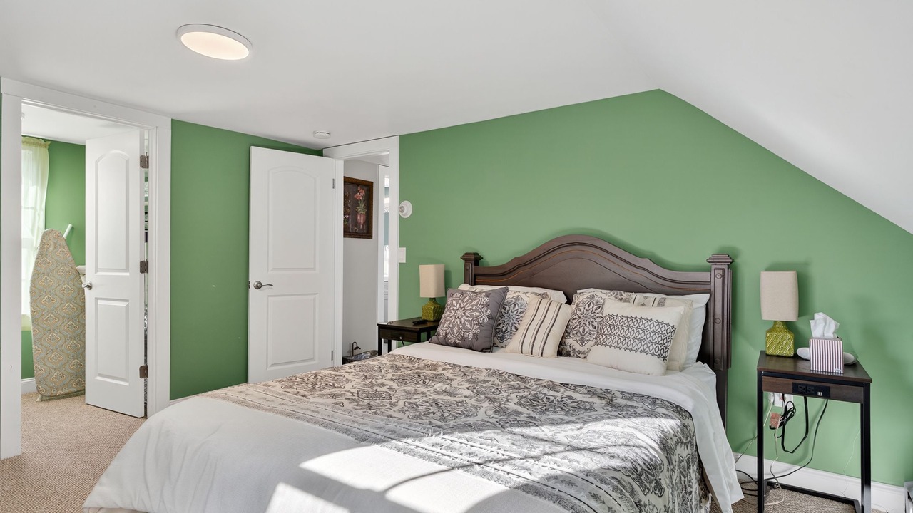 Photo of Bedroom in Oak Hill