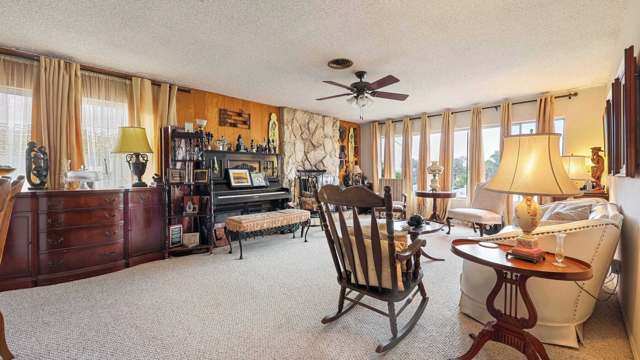 Photo of Livingroom in Oak Park